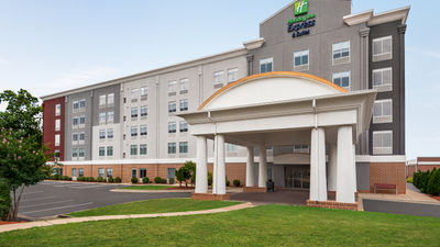 Holiday Inn Express Hotel & Suites
