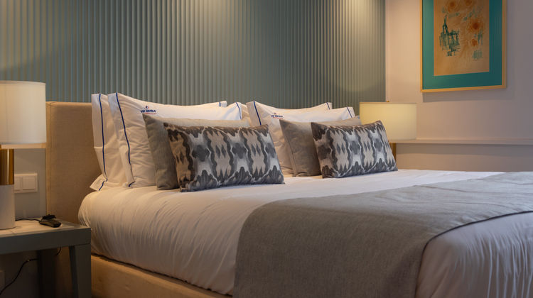 VIP Executive Marques Aparthotel Room