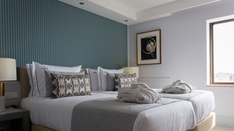 VIP Executive Marques Aparthotel Room