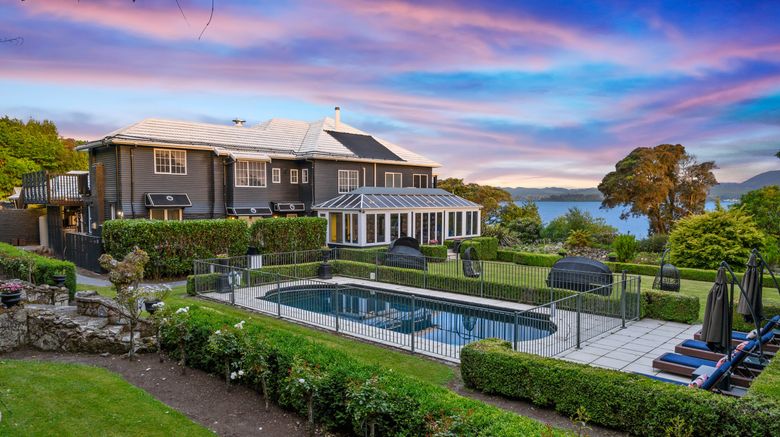 <b>Black Swan Lakeside Boutique Hotel Exterior</b>. Images powered by <a href="https://www.leonardoworldwide.com/" title="Leonardo Worldwide" target="_blank">Leonardo</a>.