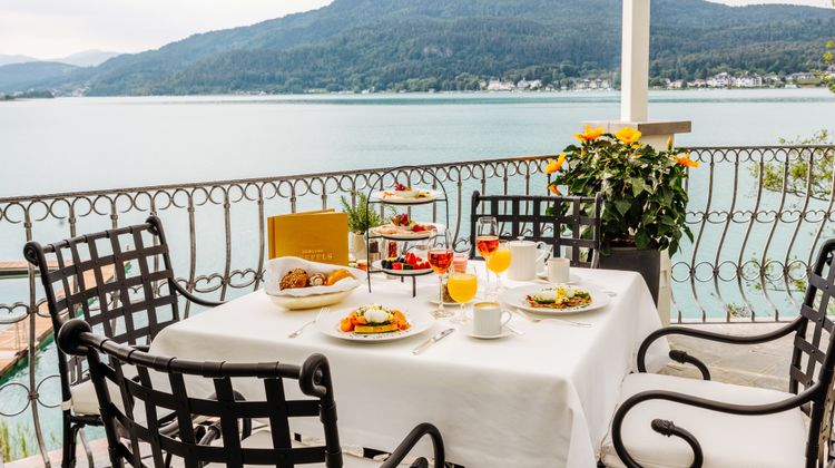 Hotel Schloss Seefels Exterior