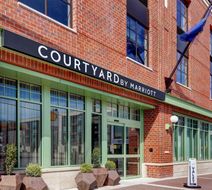 Courtyard by Marriott Manhattan Exterior