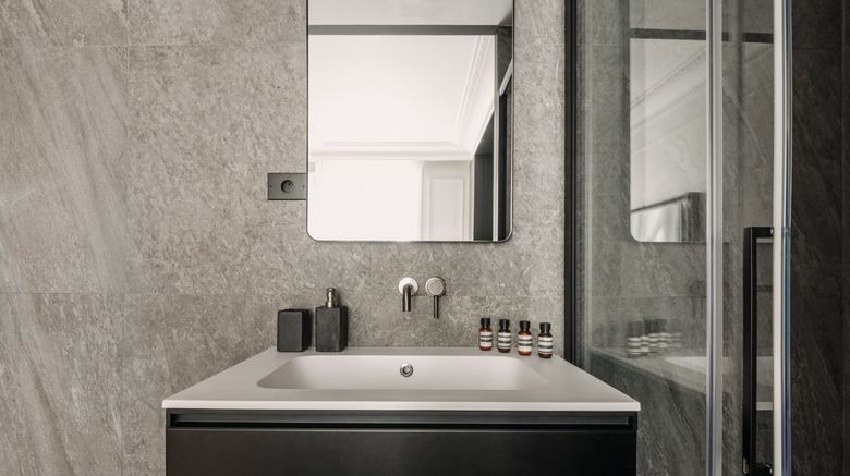 <b>Bridgestreet Champs Elysees Apts Room</b>. Images powered by <a href="https://www.leonardoworldwide.com/" title="Leonardo Worldwide" target="_blank">Leonardo</a>.