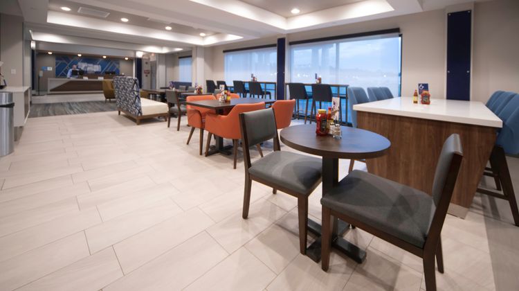 Holiday Inn Express Hotel & Suites Restaurant