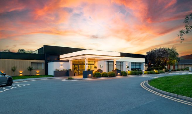 Holiday Inn Coventry Exterior