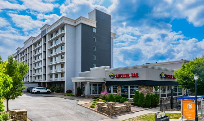Holiday Inn Niagara Falls Exterior