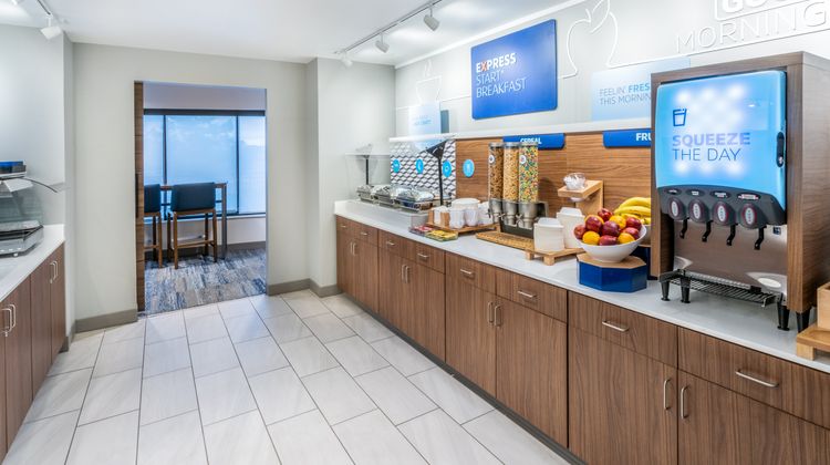 Holiday Inn Express & Suites Restaurant