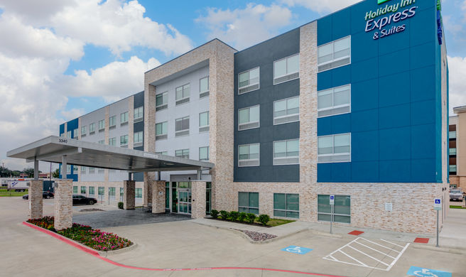 Holiday Inn Express & Stes Dallas North Exterior
