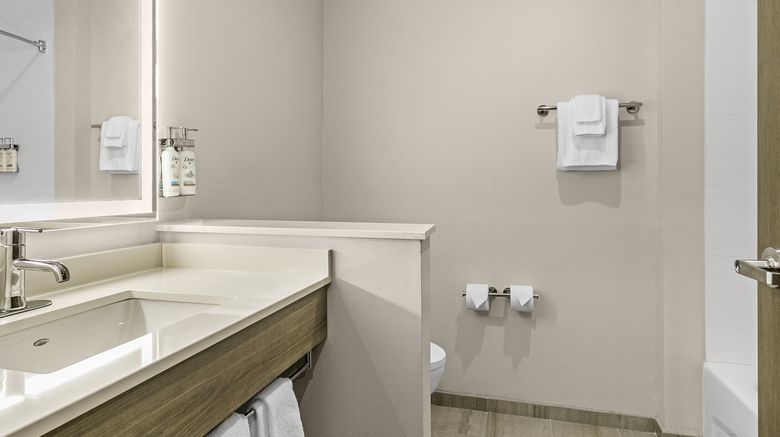 <b>Holiday Inn Express/Stes Sarasota South Room</b>. Images powered by <a href="https://www.leonardoworldwide.com/" title="Leonardo Worldwide" target="_blank">Leonardo</a>.