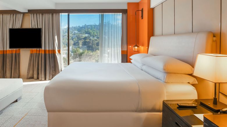 <b>Sheraton Universal Hotel Suite</b>. Images powered by <a href="https://www.leonardoworldwide.com/" title="Leonardo Worldwide" target="_blank">Leonardo</a>.