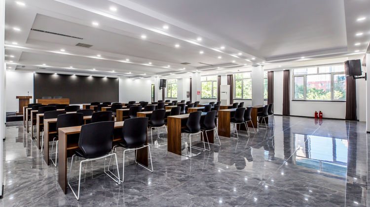 Holiday Inn Express Chengde Downtown Meeting