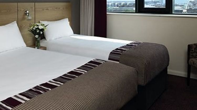 Leonardo Hotel Derby Room