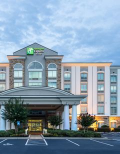 Holiday Inn Express Hotel & Suites