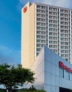 Sheraton Vancouver Guildford Hotel