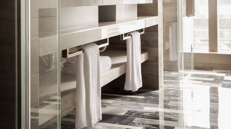 <b>Jumeirah Living Guangzhou - Residences Suite</b>. Images powered by <a href="https://www.leonardoworldwide.com/" title="Leonardo Worldwide" target="_blank">Leonardo</a>.