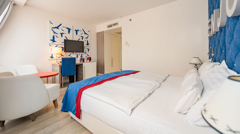 <b>Estilo Fashion Hotel Room</b>. Images powered by <a href="https://www.leonardoworldwide.com/" title="Leonardo Worldwide" target="_blank">Leonardo</a>.
