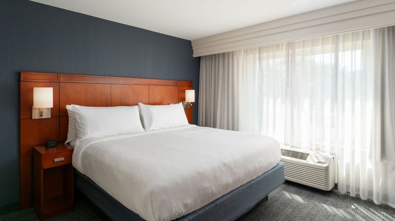 <b>Courtyard Jacksonville Orange Park Room</b>. Images powered by <a href="https://www.leonardoworldwide.com/" title="Leonardo Worldwide" target="_blank">Leonardo</a>.
