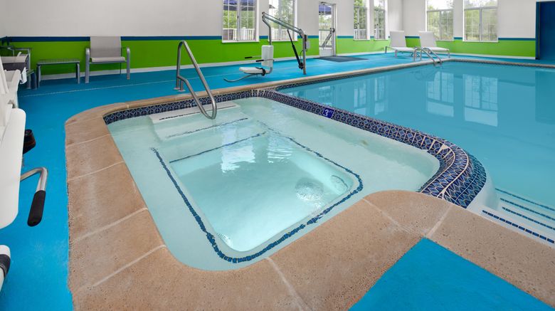 <b>Holiday Inn Express & Suites Traverse Pool</b>. Images powered by <a href="https://www.leonardoworldwide.com/" title="Leonardo Worldwide" target="_blank">Leonardo</a>.