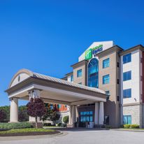 Holiday Inn Express & Suites KCI Airport