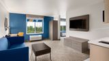 Holiday Inn Express & Suites Traverse Suite