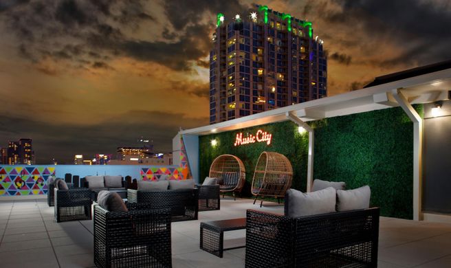 Aloft Nashville West End Exterior