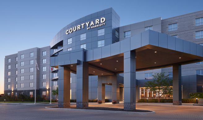Courtyard by Marriott Calgary Airport Exterior