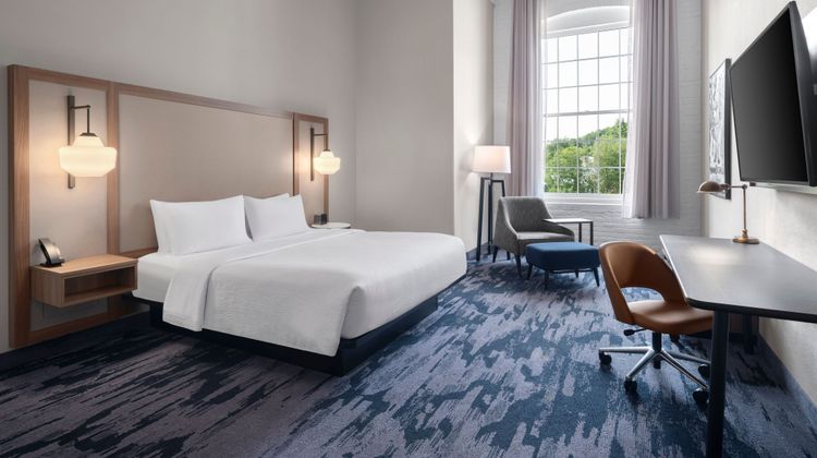 Fairfield Inn & Suites Eagle Cotton Mill Room
