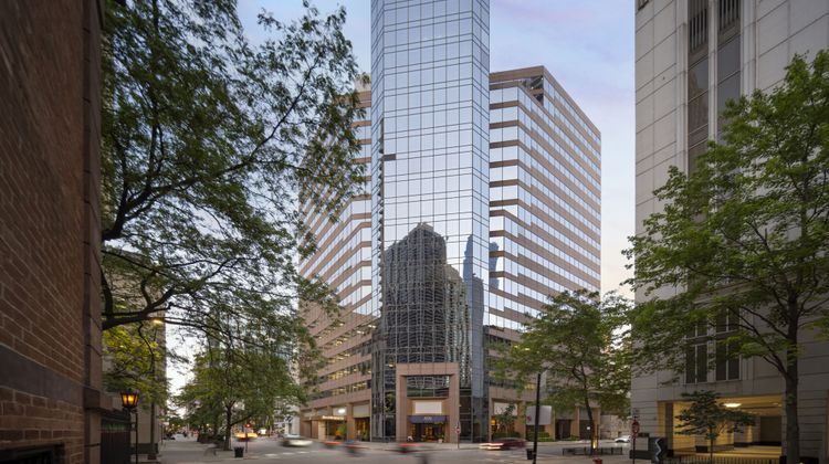 Residence Inn Downtown Magnificent Mile Exterior