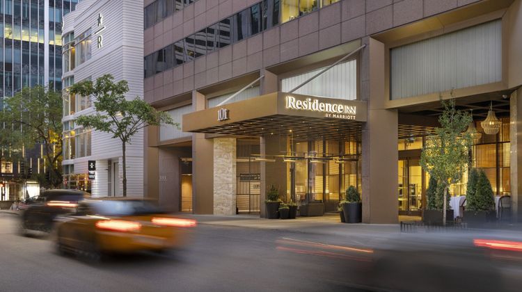 Residence Inn Downtown Magnificent Mile Exterior