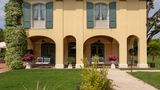 Elizabeth Country House Exterior
