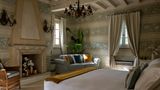 Elizabeth Country House Suite