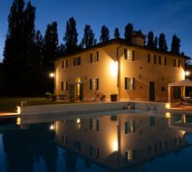 Elizabeth Country House Exterior