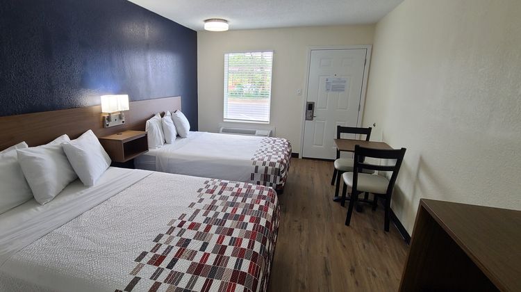 Red Roof Inn Byron Room