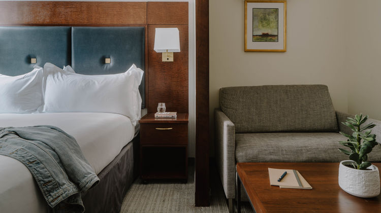 Club Quarters Hotel in Houston Suite