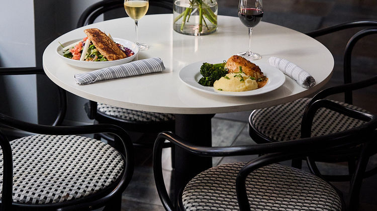 Club Quarters Hotel in Houston Restaurant