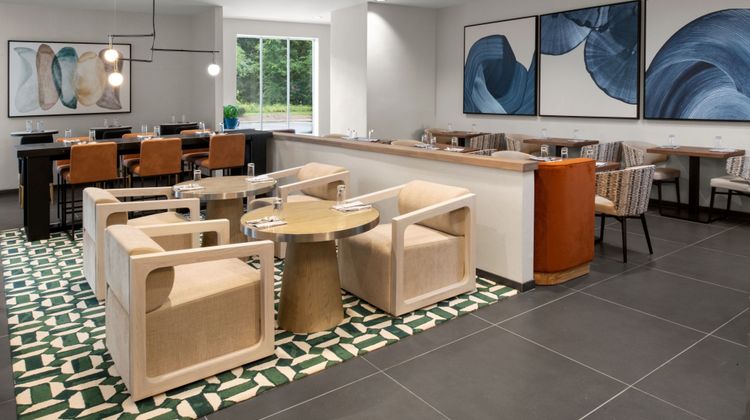 Delta Hotels Colonial Heights Restaurant