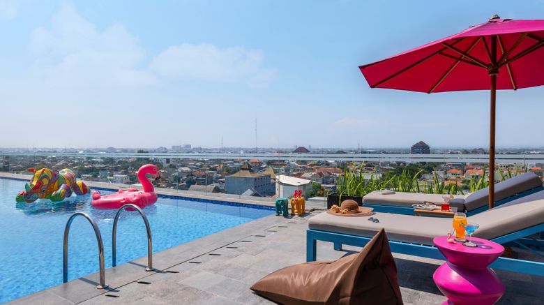 <b>Moxy Solo Pool</b>. Images powered by <a href="https://www.leonardoworldwide.com/" title="Leonardo Worldwide" target="_blank">Leonardo</a>.