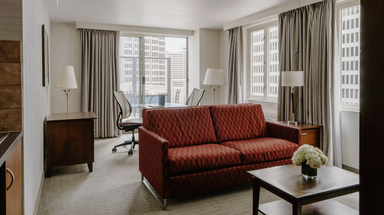Club Quarters in San Francisco Suite