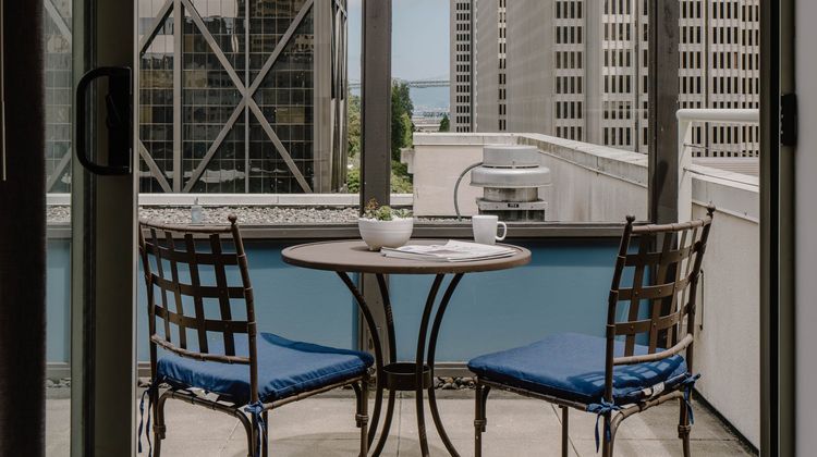 Club Quarters in San Francisco Suite