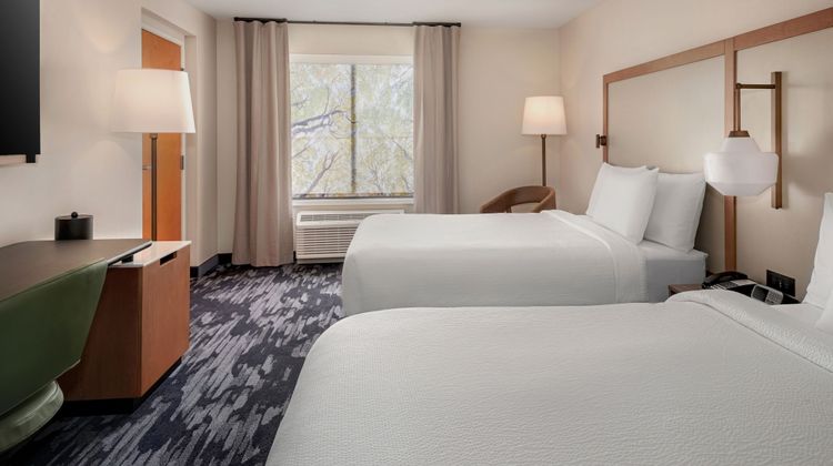 Fairfield Inn & Suites Rome NY Room