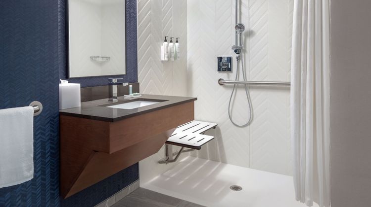 Fairfield Inn & Suites Rome NY Room