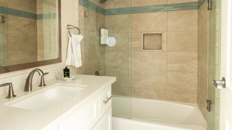 <b>Seascape Resort Monterey Bay Room</b>. Images powered by <a href="https://www.leonardoworldwide.com/" title="Leonardo Worldwide" target="_blank">Leonardo</a>.