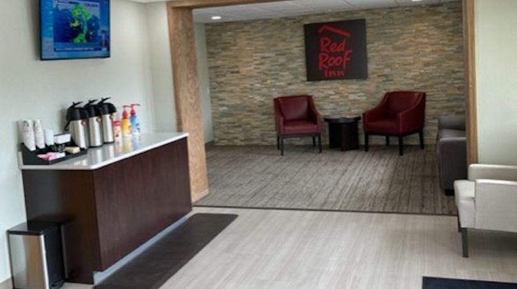 Red Roof Inn Somerset, PA Lobby