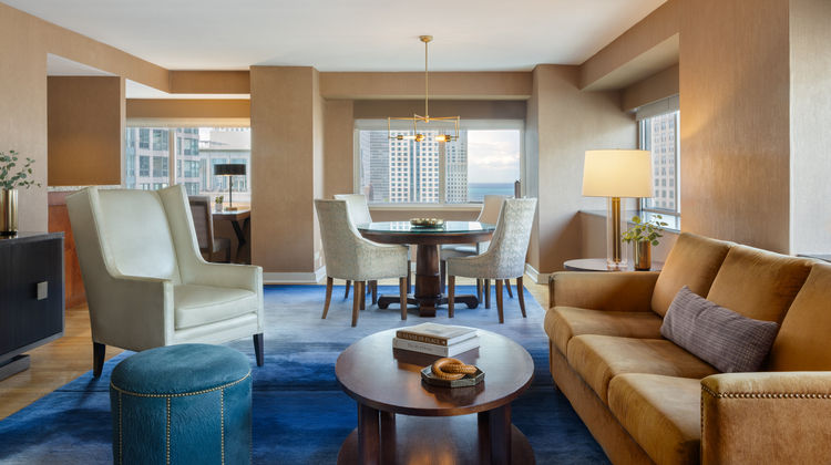 Omni Chicago Hotel Suite