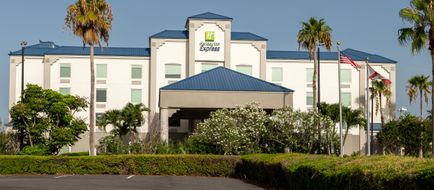 Holiday Inn Express & Suites Cocoa Beach Exterior