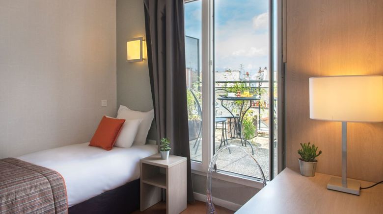 <b>Classics Hotel Bastille Room</b>. Images powered by <a href="https://www.leonardoworldwide.com/" title="Leonardo Worldwide" target="_blank">Leonardo</a>.