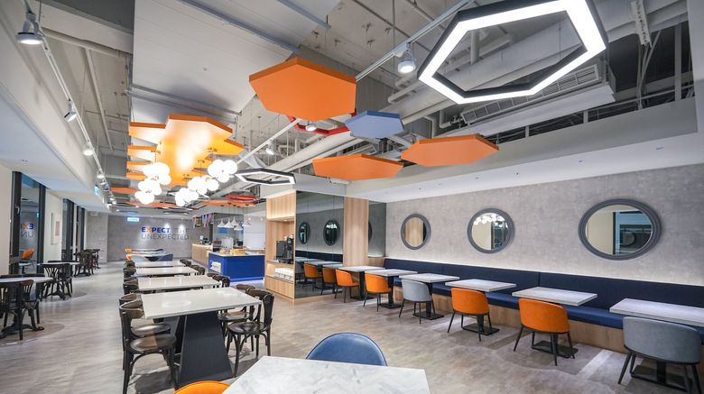 <b>Holiday Inn Express Taichung Park Restaurant</b>. Images powered by <a href="https://www.leonardoworldwide.com/" title="Leonardo Worldwide" target="_blank">Leonardo</a>.