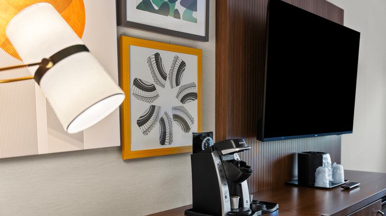 <b>Holiday Inn Niagara Falls Room</b>. Images powered by <a href="https://www.leonardoworldwide.com/" title="Leonardo Worldwide" target="_blank">Leonardo</a>.