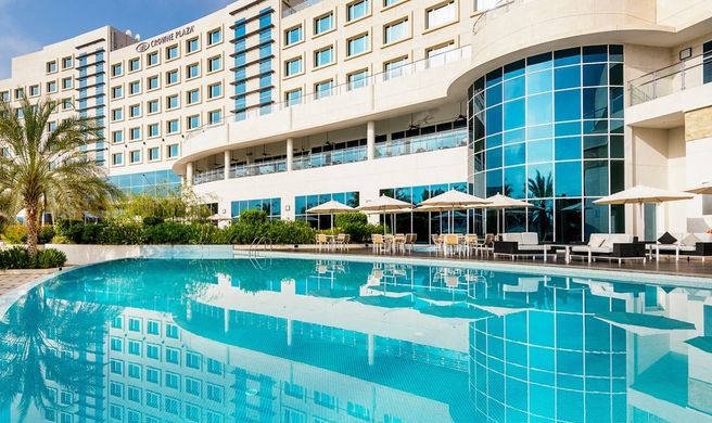 Crowne Plaza Muscat OCEC Exterior
