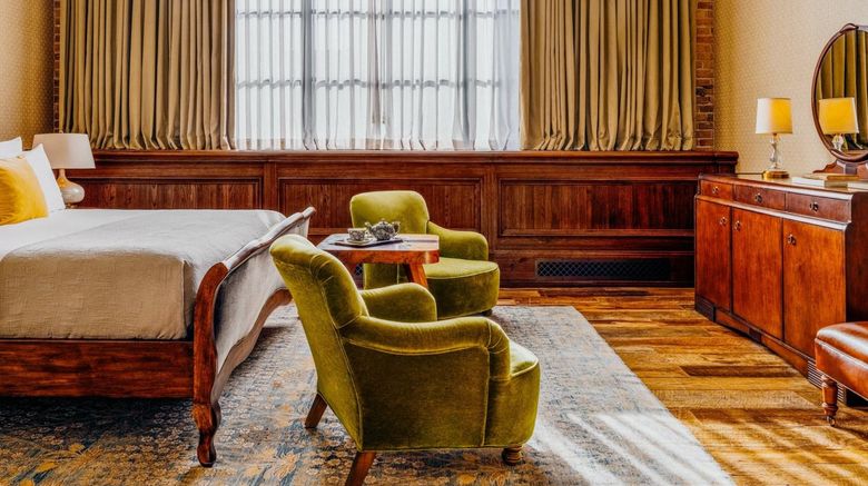 <b>Soho House Chicago Room</b>. Images powered by <a href="https://www.leonardoworldwide.com/" title="Leonardo Worldwide" target="_blank">Leonardo</a>.
